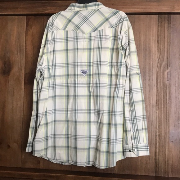 Columbia button up fishing shirt - Picture 2 of 6